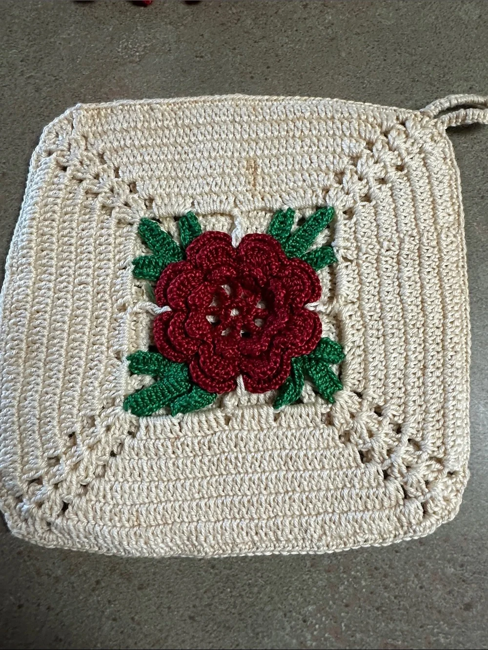 Vintage 4-Piece Handmade Crochet Potholder Set 3D Red Roses Granny Square